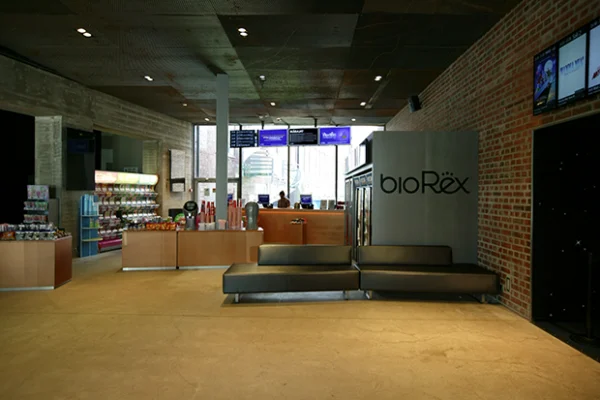 BioRex Verkatehtaan myymälässä nähdään Palad kalusteita. | Palad furniture at BioRex Verkatehdas´lobby and store area.