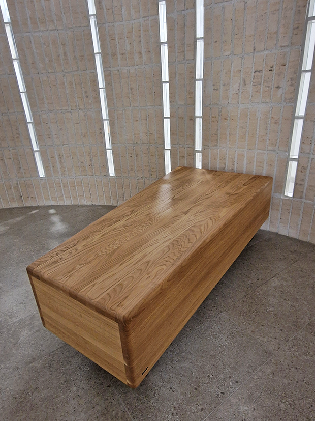 Palad REX SLICE KOVA -penkin jalat on saatavilla kiillotetun RST:n lisäksi kaikissa RAL-sävyissä. | The legs of the Palad REX-SLICE HARD bench are available not only in polished stainless steel but also in any RAL color.