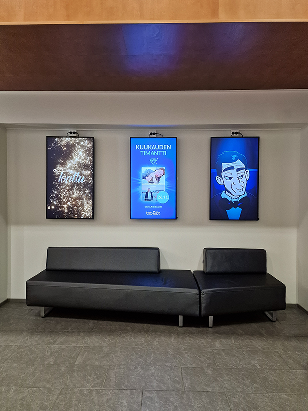 Palad REX SLICE sohvan istuinsyvyys vaihtelee ja kaikille löytyy sopiva paikka istua. | The seating depth vary in the Palad REX SLICE sofa offering everyone a comfortable place to sit.